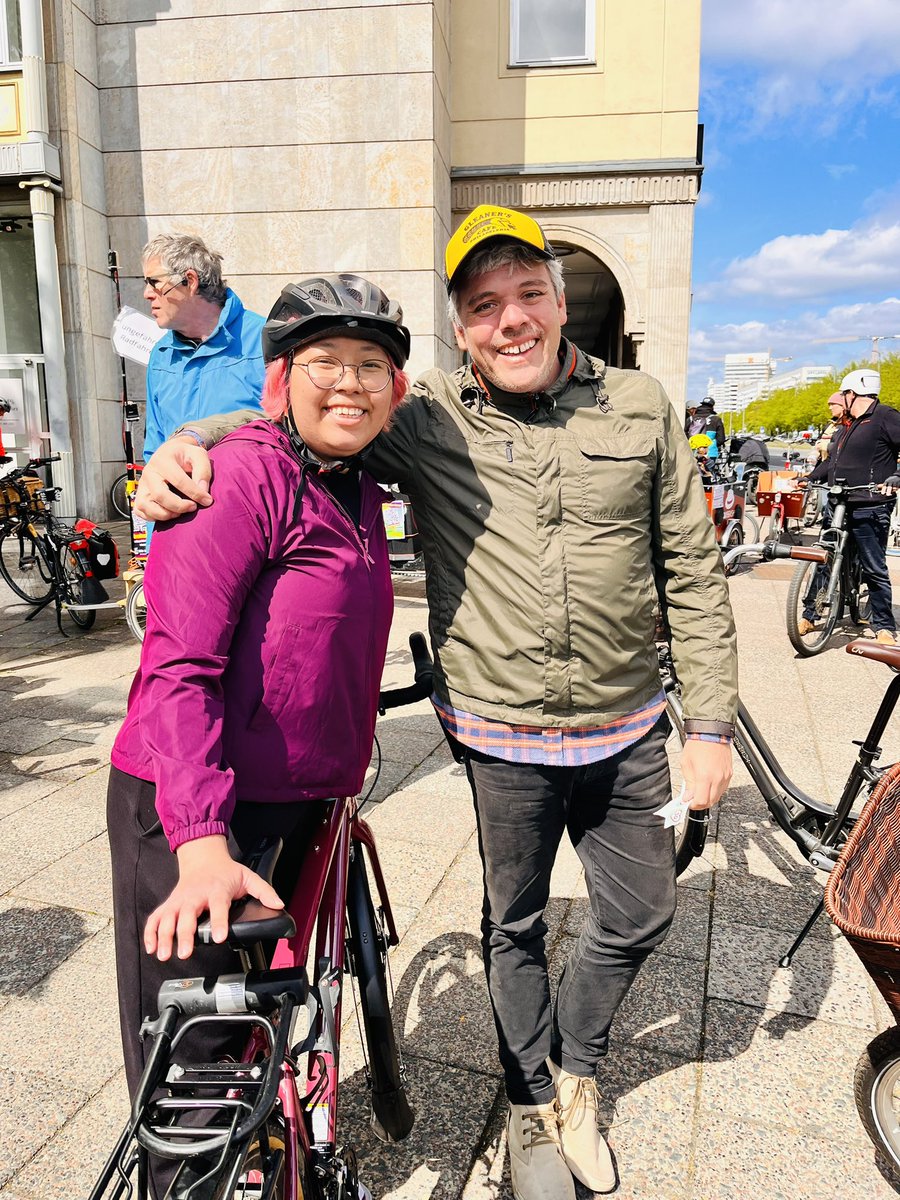 jesusfuentes80's tweet image. FANTASTIC day participating in the “Tempo 30 für Berlin (30 km/h for Berlin) Radparade (cycling parade)” with @Keisha_Geisha #ThirtyIsPlenty #SlowDownTheStreet 🚲…