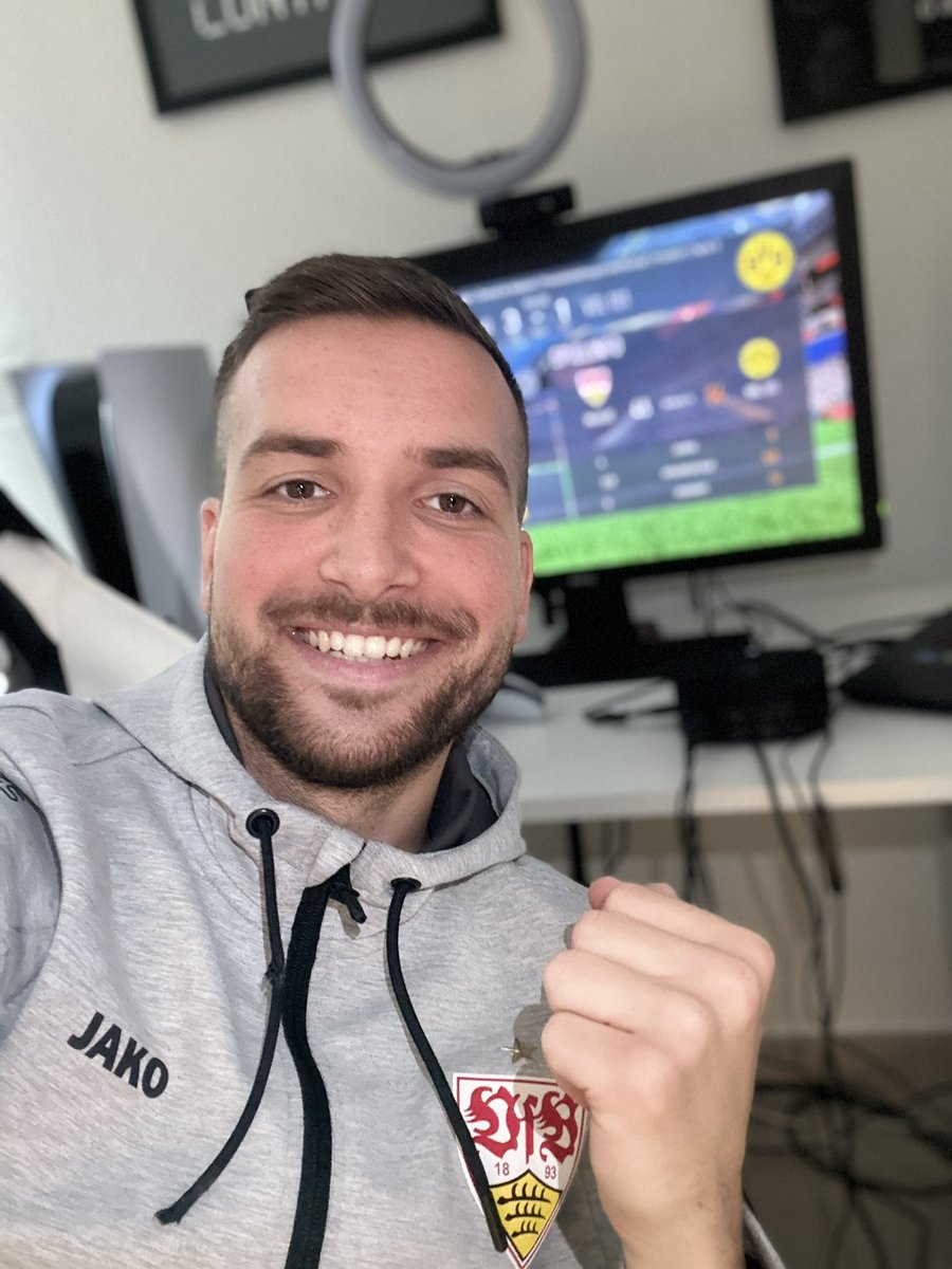 _Denii_10's tweet photo. Back to Back VBL Grand Final ❤️❤️❤️ https://t.co/Il03TBNcgD