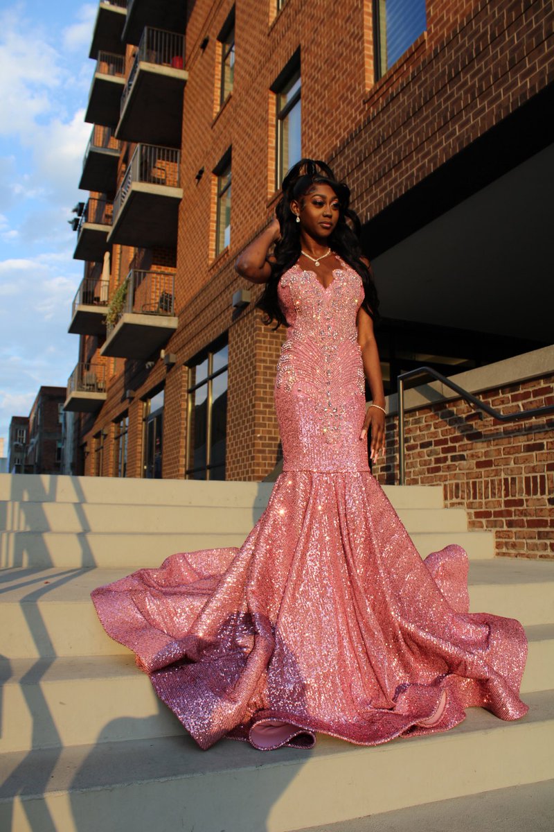 IAMTRESURE's tweet photo. Met Gala… oops I mean prom2k23 💕 #Prom2023 https://t.co/cHgiNCtSqe