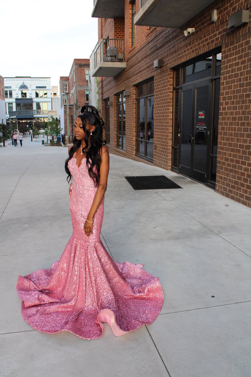 IAMTRESURE's tweet photo. Met Gala… oops I mean prom2k23 💕 #Prom2023 https://t.co/cHgiNCtSqe