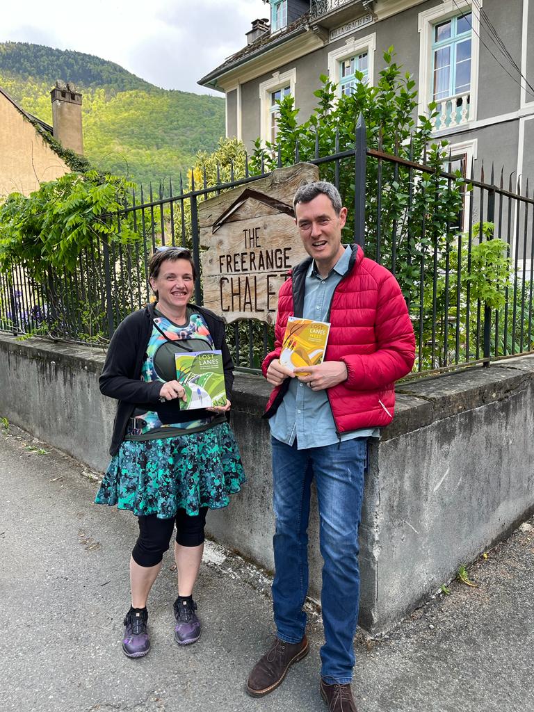 FreeRangeChalet's tweet photo. L O S T    L A N E S

Really chuffed to have got our hands on copies of these beautiful books kindly donated by @jackthurston. Brilliant reading materiel for our summer cyclists, we can't wait to try some of the routes when we're next in the UK (corset permitting!).

#lostlanes https://t.co/wXX1NzxDi6