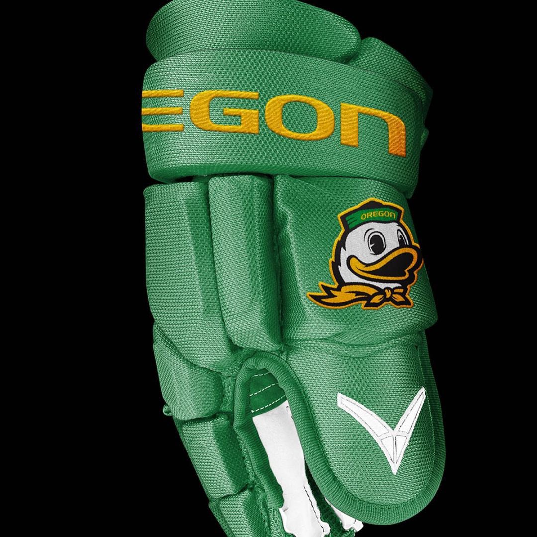 First look at <a href="/UOHockey/">Oregon Ducks Hockey</a>’s new uniforms for next season 🦆

Thoughts on these beauties? 🤔