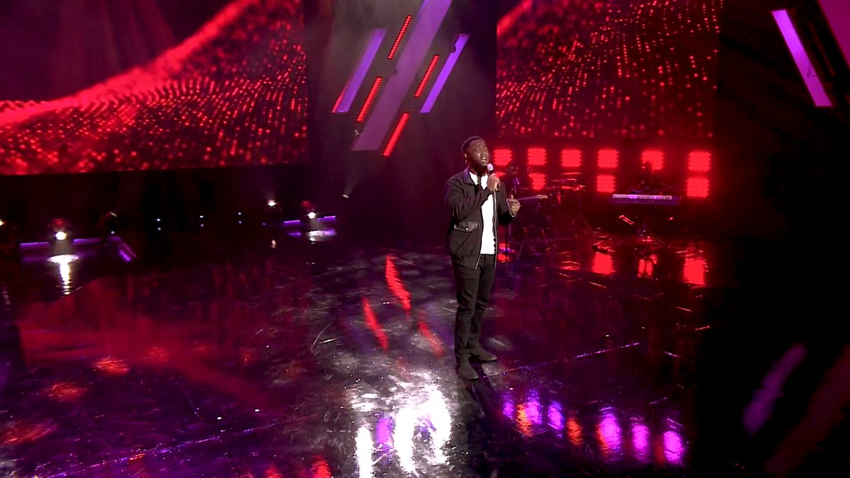 Airtel_Ug's tweet photo. First into the frying pan is Jason Nwachukwu from Rwanda singing “When I Was Your Man” by Bruno Mars. He gets an immediate buzzer hit from Coach Locko. He gets 3 chair turns. He chooses coach Locko
#TheVoiceAfrica #ConnectedByAirtel https://t.co/sm1cwyp0So