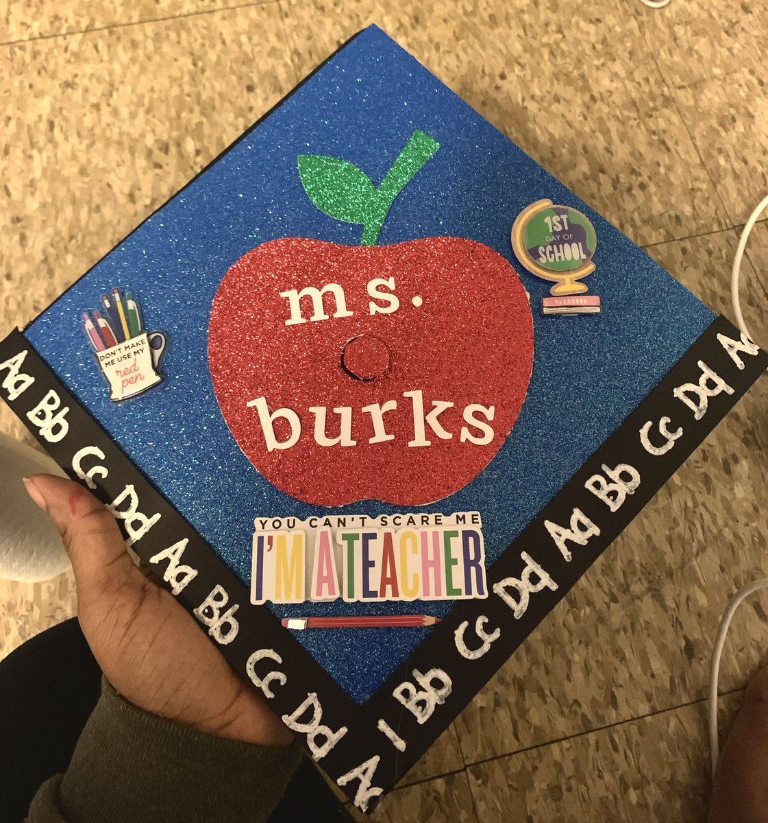 tekiyahh3's tweet photo. heeeyy Alcorn! yess ik im kinda last minute buuttt i will be taking orders for grad cap toppers!! due to other businesses i have, pleasseee dont wait last minute to let me know!! happy graduation guyssss🥳 https://t.co/aENpVQ5B5p