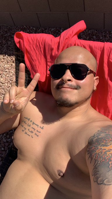 Visiting Dad and Step Mom in Las Vegas! https://t.co/5aEgOQYBYO<a href="/tag/newprofilepic"class="tags"><span>#newprofilepic</span></a>