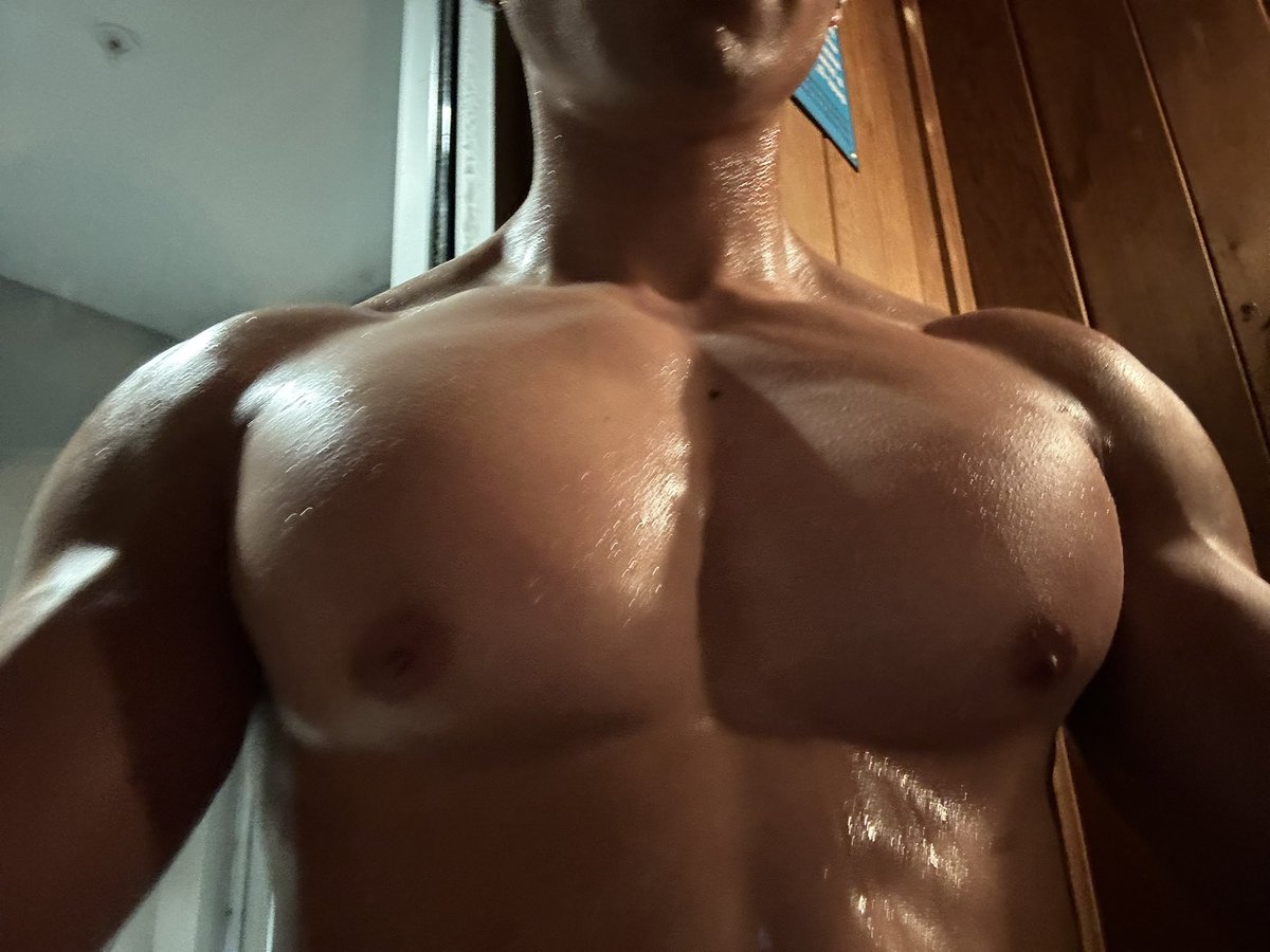 tiddy vein popping out