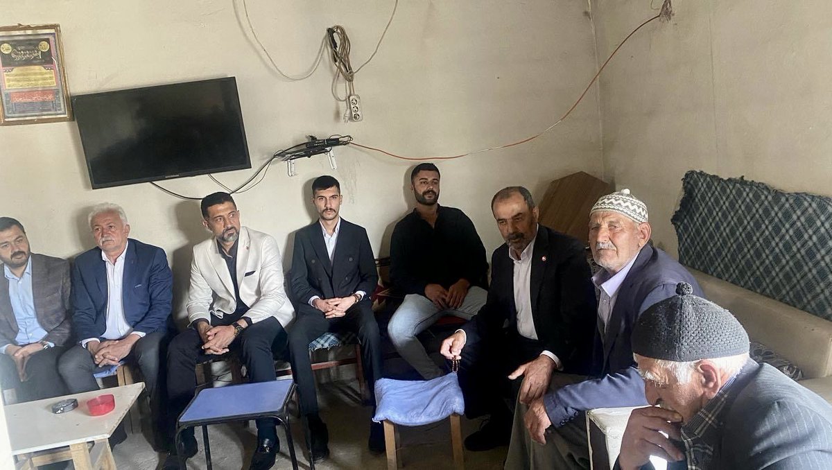 leventozmen49's tweet photo. Kırköy’lü hemşehrilerimizle bir araya geldik. 14 Mayıs seçimlerinin önemini anlattık. Destek talep ettik. 
#MuşMhpDiyor https://t.co/0ghEDipgcK
