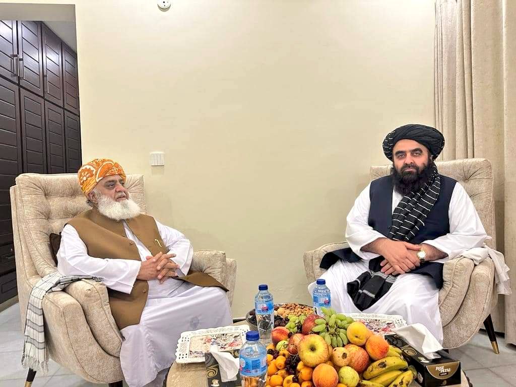 juipakofficial's tweet photo. جے یو آئی سربراہ مولانا فضل الرحمان سے افغان وزیر خارجہ ملا امیر خان متقی کی ملاقات 

دوطرفہ امور پر بات چیت ،علاقائی اور سیاسی صورتحال پر گفتگو https://t.co/1QbAORdIB5