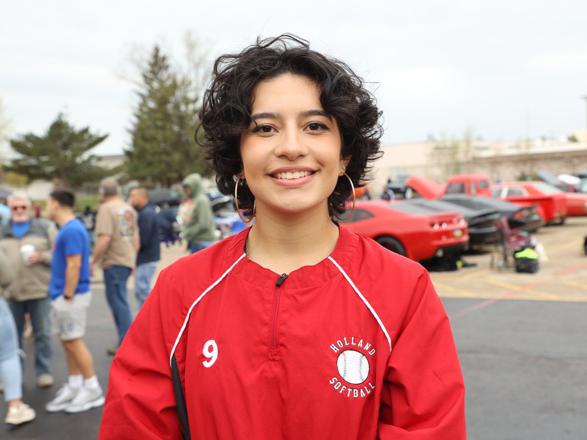 HHS Senior credited with saving child's life. #HPSProud of Giselle Torres and her softball teammates! hollandpublicschools.org/pub/news/posts…