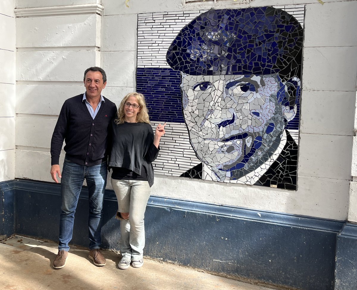 LetraG's tweet photo. 💙 POR SIEMPRE TIMOTEO - Se inauguró en el Bosque un mosaico con la imagen de Carlos Timoteo Griguol.

➡️ Estuvieron presentes miembros de la CD, la mosaiquista Maru Pellati, miembros del Frente de Artistas Triperos, socios e hinchas.

#GELP #CGE 🔵⚪️ https://t.co/nwgDJD7JaD