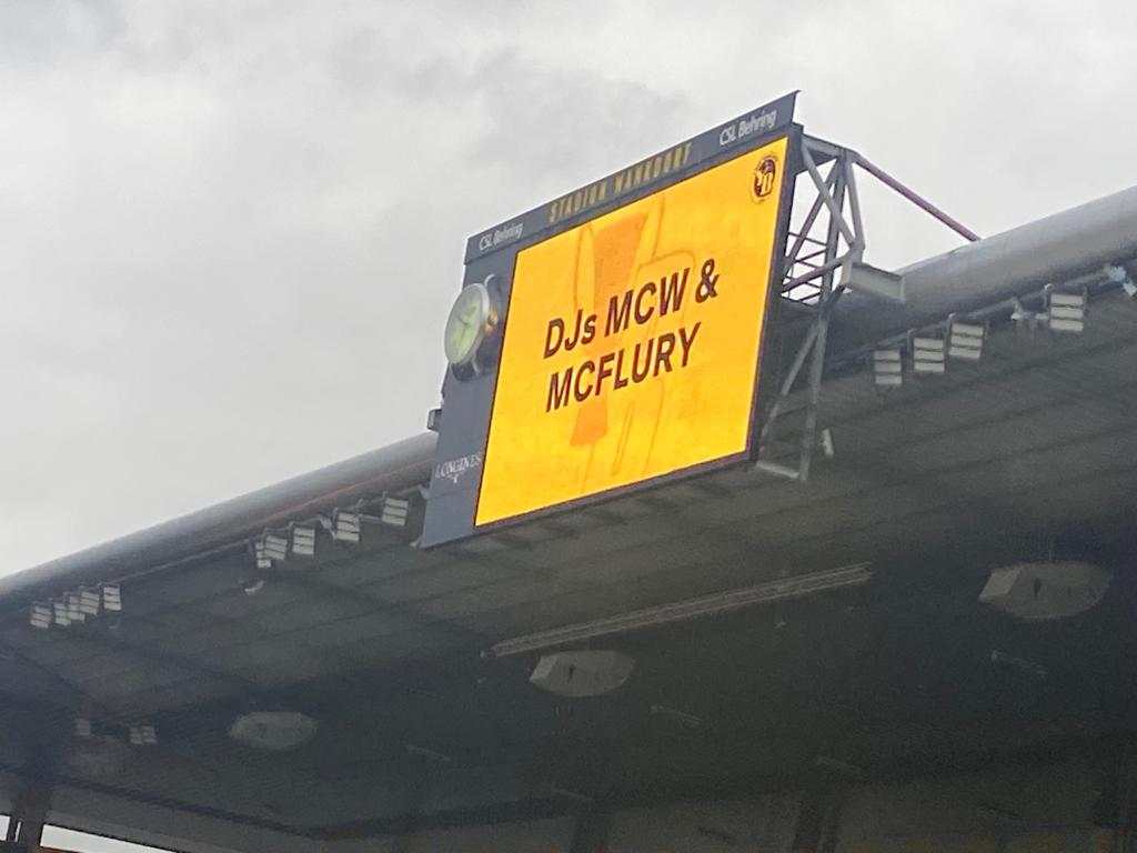 mcw_bern's tweet photo. Meister-DJ Hattrick mit #Plattenleger #MCW und @djmcflury im #Wankdorf. #BSCYB #ZweitklassDJs https://t.co/KTzcOGt809