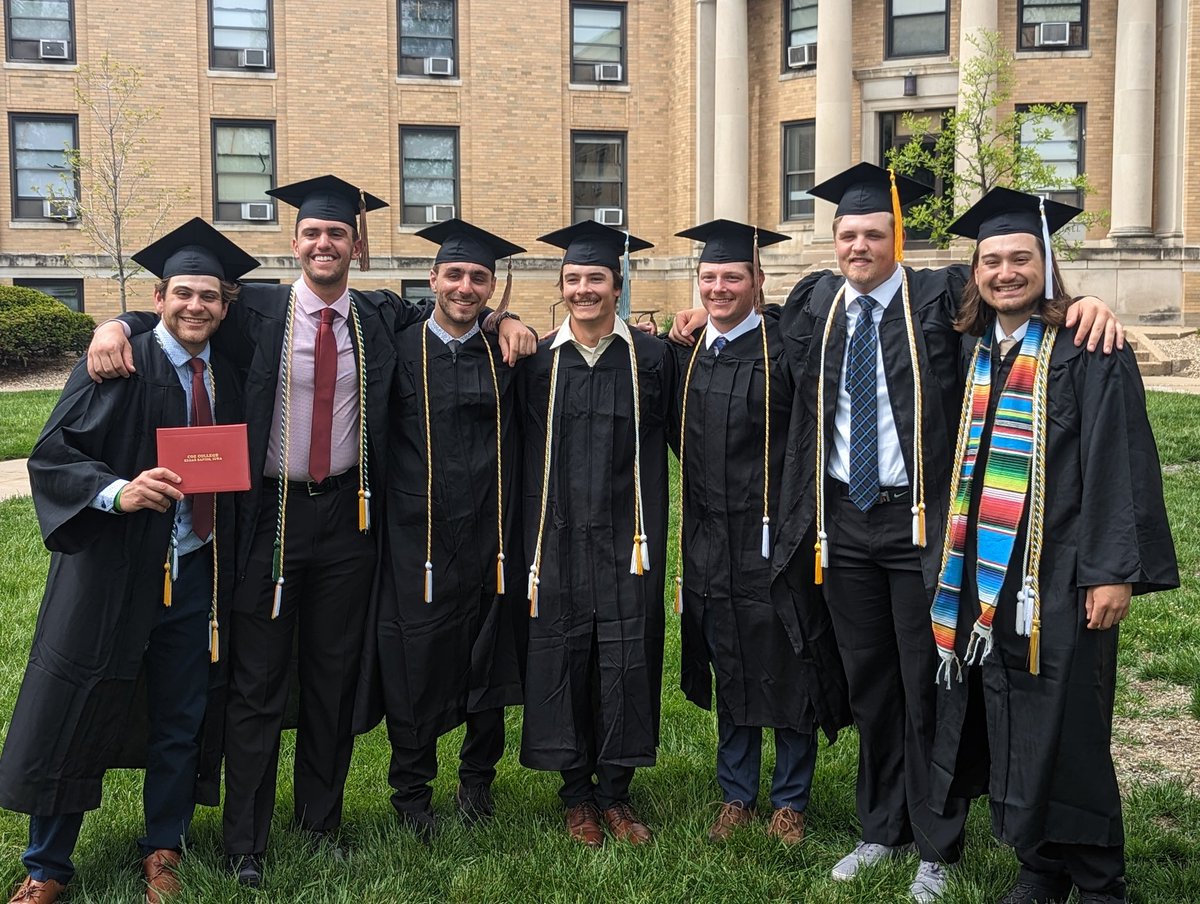 KohawkBBFan's tweet image. The Graduates!