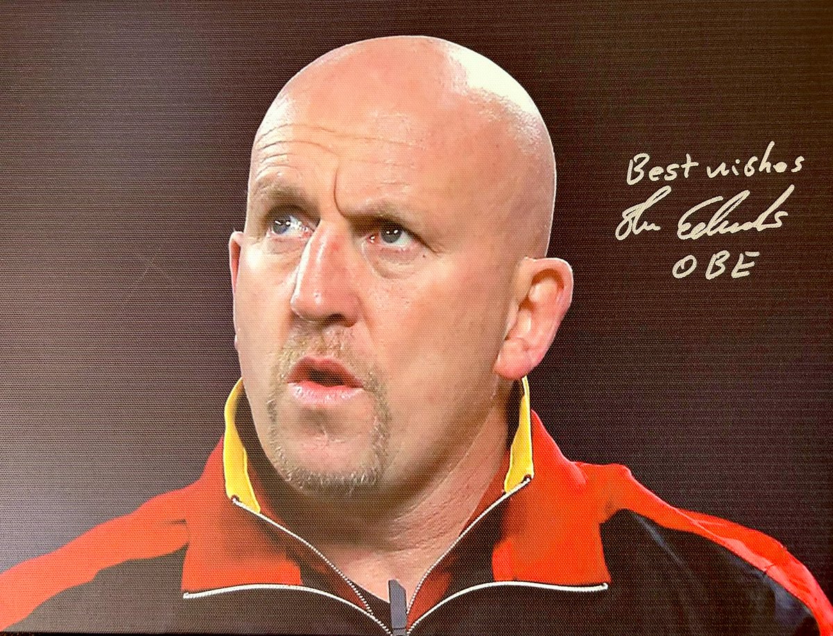 damojenkins's tweet image. Signed canvas of Shaun Edwards OBE for sale, proceeds go to @Velindre, £50 each plus postage or delivered locally free / South Wales area (2 x available) 16” x 12” DM me 👍🏻