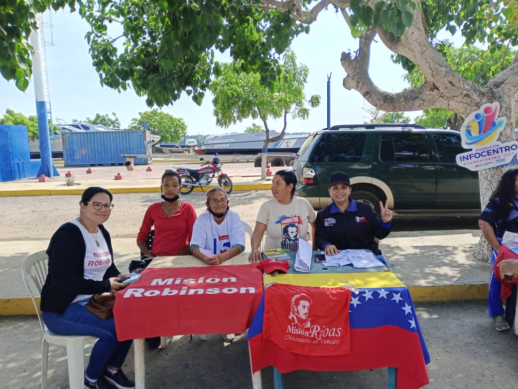 cra_zulia's tweet photo. Despliegue Social del Plan Nacional "Amor en Acción" en la Parroquia Coquivacoa y #MisionRobinson Zulia presente y consecuente.
#VamosALaDefensaDeCitgo
@NicolasMaduro 
@_LaAvanzadora 
@Sociabolivarian
@MisinRobinsonP2
@zonaeduzulia https://t.co/8y6s1pMifG