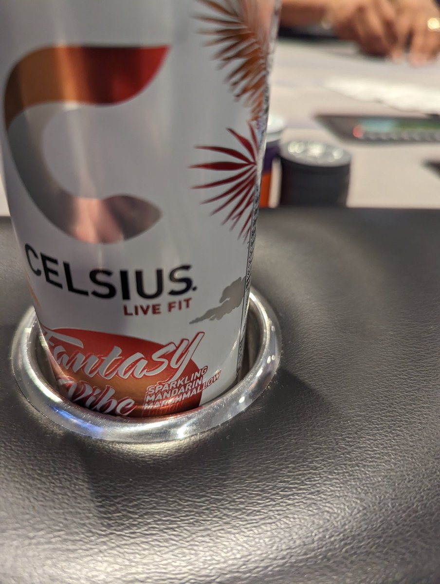 dollinevance's tweet photo. Just some Sunday #Poker fun! Can't get buy with out my #Celsius Loving the new flavors! @GVC_Elgin https://t.co/q8NuNWFtmS