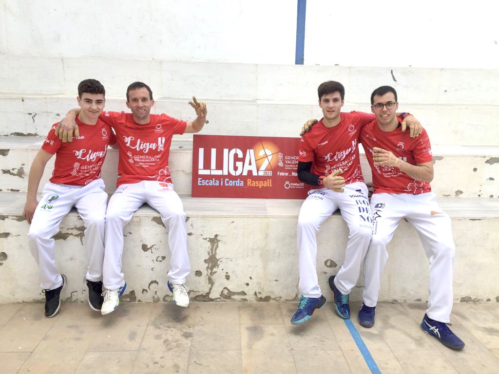 funpival's tweet photo. 📢 Resultat final de la Semifinal de la III Lliga2 al trinquet de l��� @ajuntborriol 

60🔴 Mario Ribarroja, Héctor, Javi Campos (f) Pau
25🔵 Adrián II, Hilari, Efren (f) Anfreu

#pilotaprofessional #lliga2 https://t.co/6OpglwA62E