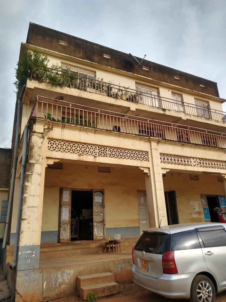 Tom_Courtright's tweet photo. The dream is to buy an old East African Indian shop/house in a regional town, set up a cafe / curated bookstore on the ground floor, and have one balcony for plants and another for people. https://t.co/NEIT6LYTbl