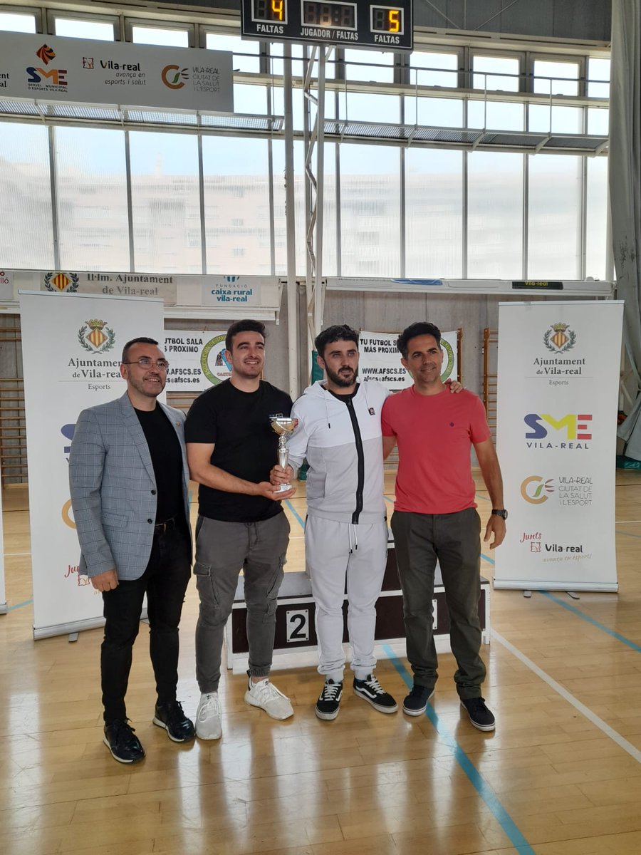 ajvila's tweet photo. 🏆 L' @SMEVILAREAL tanca la temporada d'hivern de les lligues locals de futbol sala, bàsquet i futbol  amb el lliurament de trofeus als millors equips i esportistes. 

Felicitats! 

Més fotografies ací 👇
https://t.co/kRIb7Ips2U https://t.co/ZvpmHfu2dF