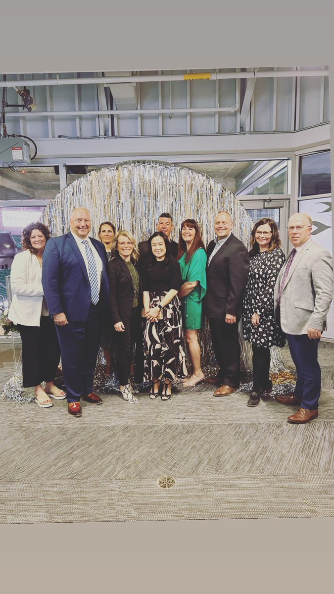 LizTNguyen's tweet photo. Congratulations to @RpsLorilee , winner in the category of “Women  in Non-Traditional Roles” category at last night’s @YWCARegina Women of Distinction awards. The best part was seeing the looks of pride, love and awe on her young daughters’ faces as they watched their mom  ❤️ https://t.co/25WqLe3ECA