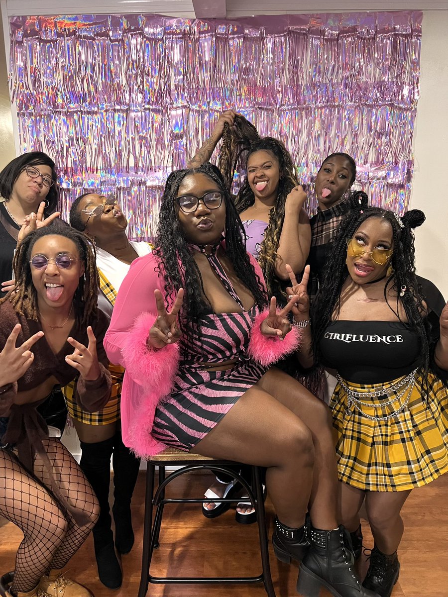 Brirenaexoxo's tweet photo. 27 ✨🎈🥂💅🏾 https://t.co/TPBqtEDKQc