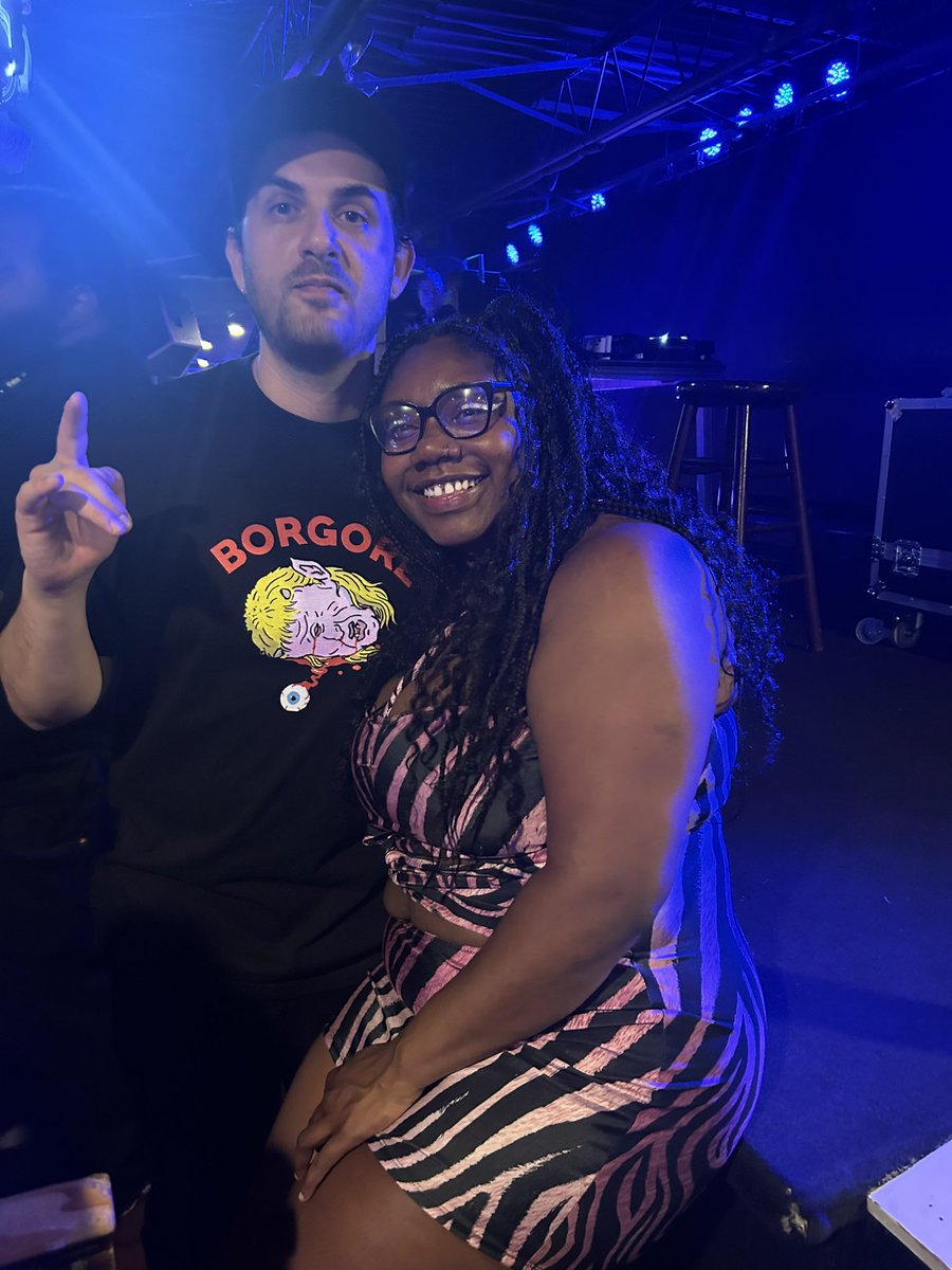 Brirenaexoxo's tweet photo. 27 ✨🎈🥂💅🏾 https://t.co/TPBqtEDKQc