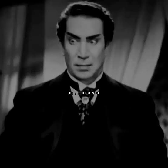 eslambelala99's tweet photo. كنت حاسس ان شخصية dracula مألوفه بالنسبه ليا(renfield)لحد ماظهرت قدامي صورة يوسف بيك وهبي من فليم سفير جهنم 😂😂😂 https://t.co/M4cjivv8nj