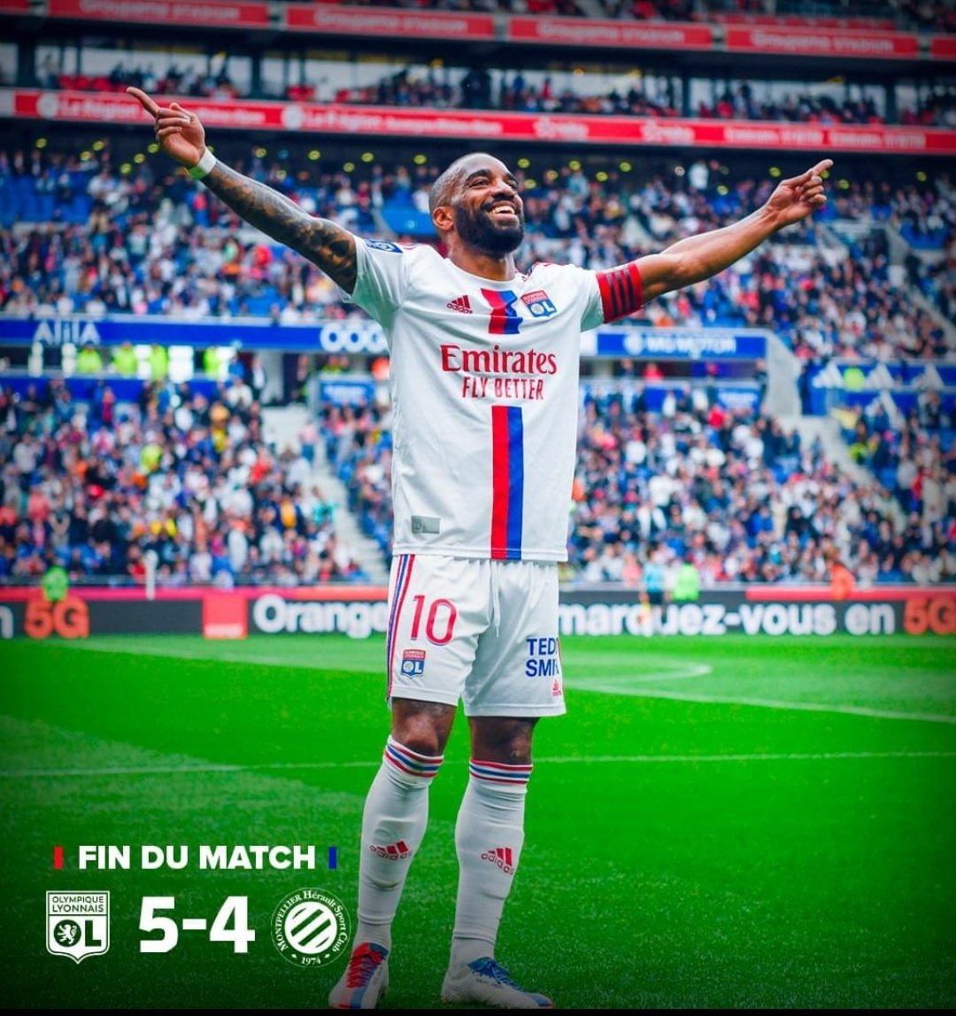 Dududinho10's tweet photo. Lacazette est le dieu de L'Olympique Lyonnais ❤💙 https://t.co/EaKFiP22Jl