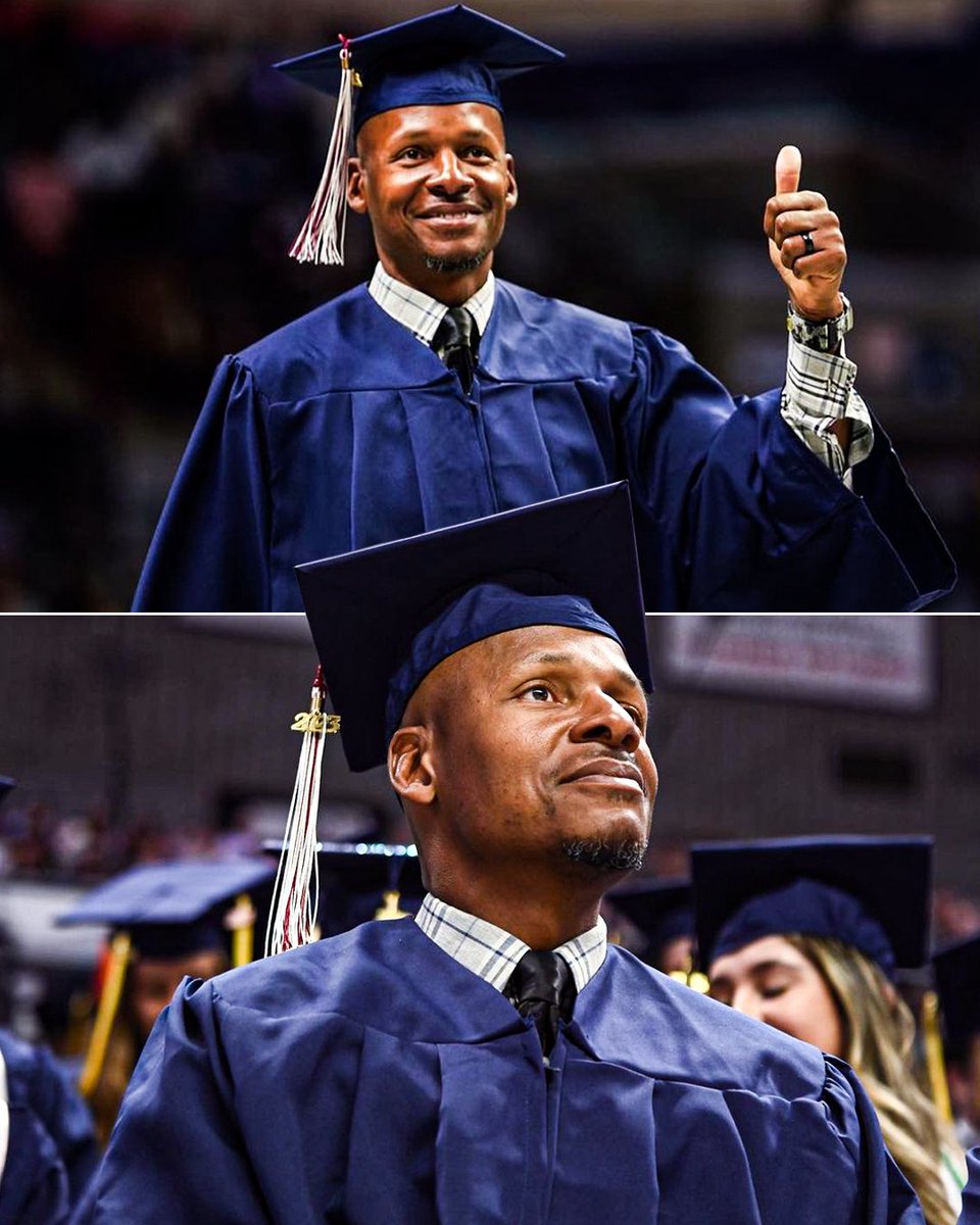 A special moment for Ray Allen as he earned his degree from UConn 👏 (📸: @UConnMBB)