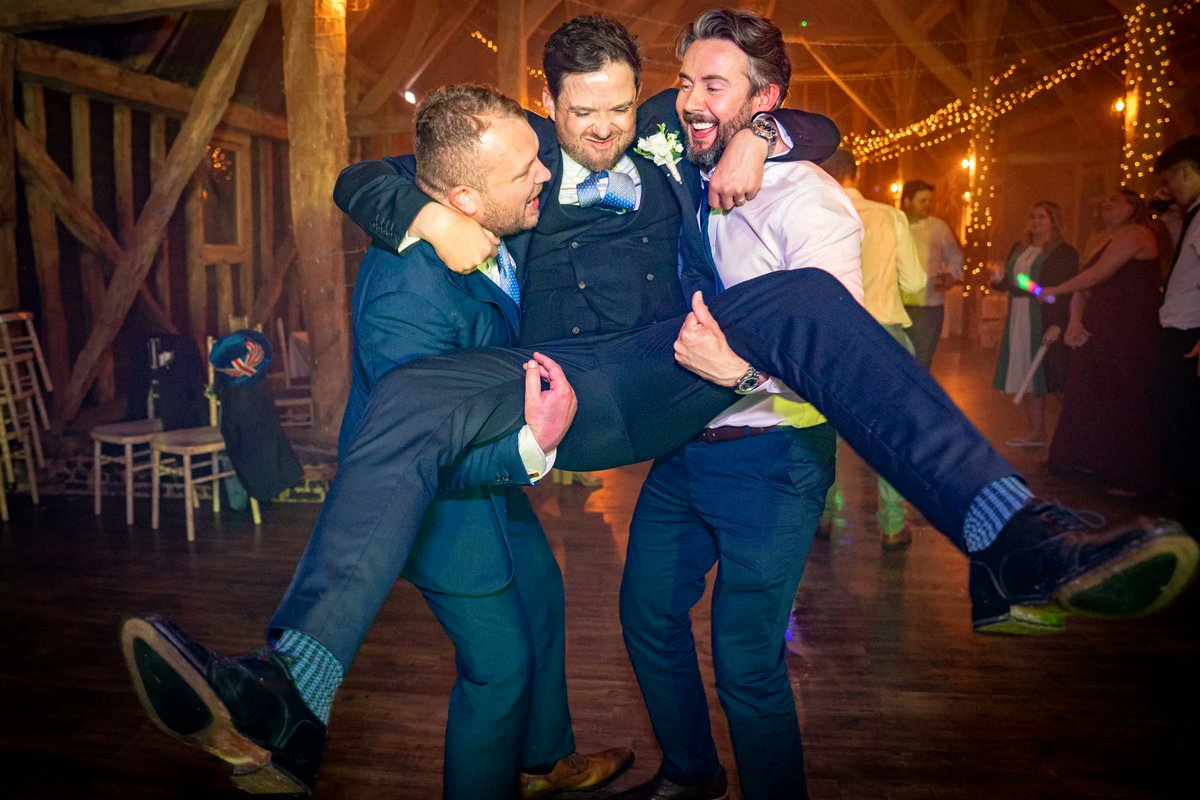 TheHotShotsUK's tweet photo. V&amp;R's wedding reception. Absolutely fantastic guests from start to finish. 

#wedding #weddingband #weddingreception #Bride #Groom #Livemusic #Liveband #livemusicphotography #partyband #weddingphotos #weddingphotography #AliveNetwork #AliveWeddings #AliveBands https://t.co/xt4LrEp4CZ