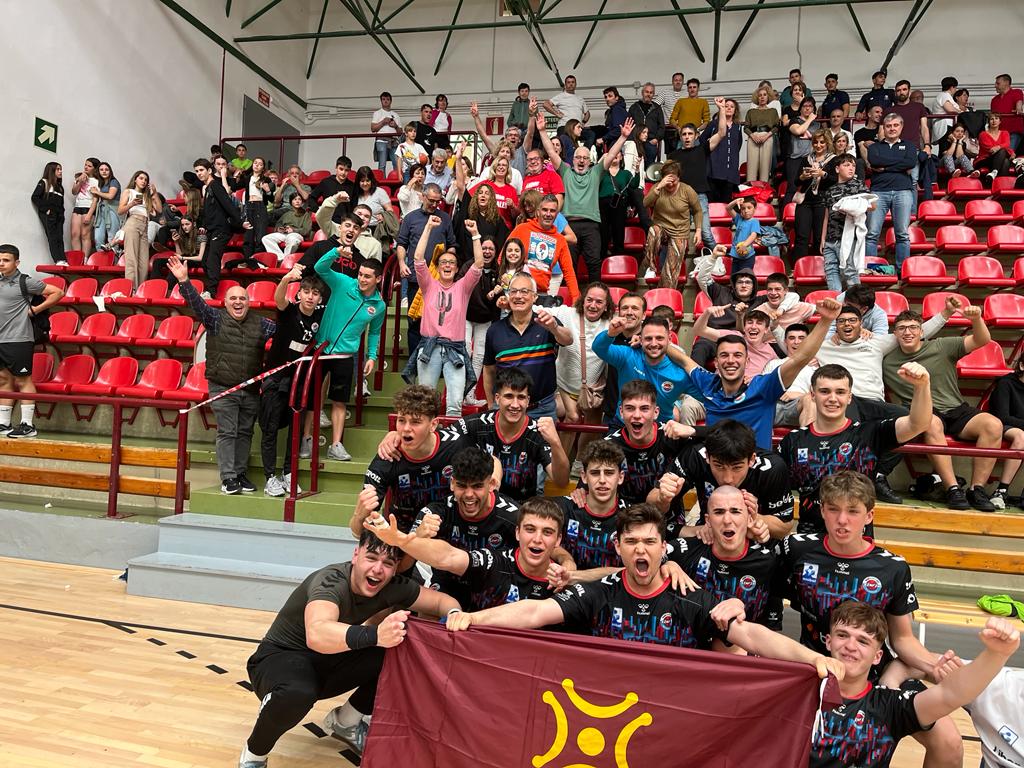 Hoy habeis escrito una pagina historica para nuestro club!!! Muchísimas gracias,tecnicos y jugadores!!! Dia de felicidad y para recordar!!! Que grandes!!!