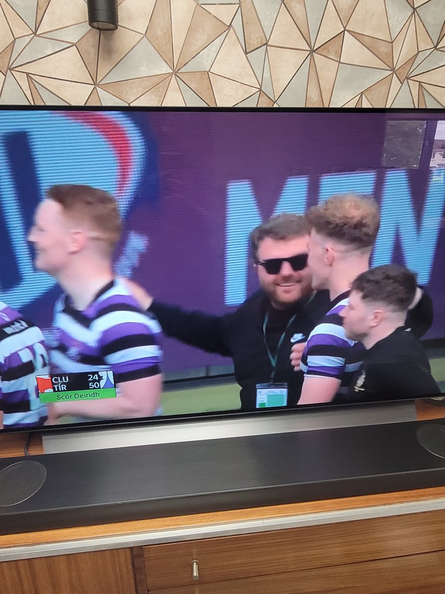 Fair play to James Cordon, some influence on the @terenurerugby win! G'wan Michael Mooney! #winning #EnergiaAIL