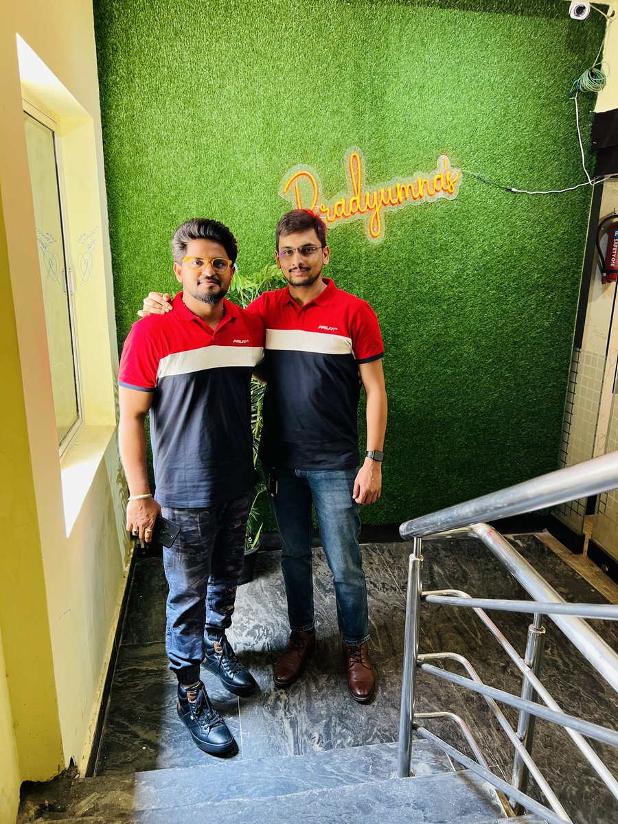 SivaKumarPilli's tweet photo. I swear we didn't plan this 😜 #samedress #twinning #samepinch #photo #photography #lifestyle #life #sivakumarpilli #officewear #outfitoftheday #outfits #fashion #style https://t.co/ZMETtLsnNO