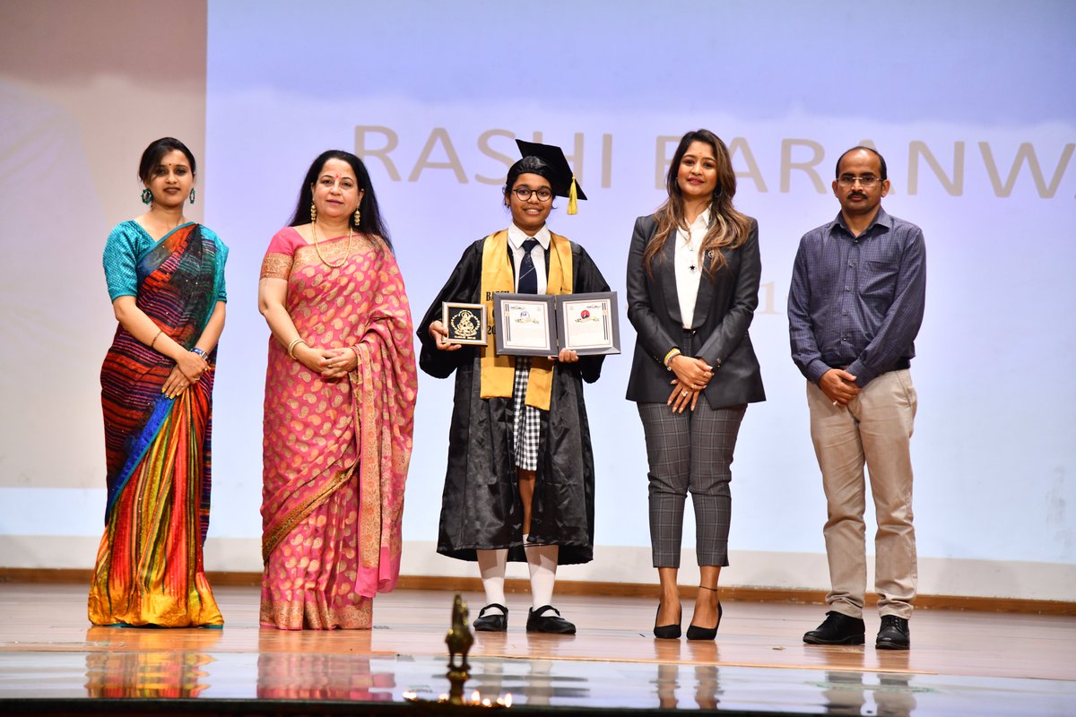 _rashi_04's tweet image. My citation ceremony after completion of class 12th.
Really glad of being alumni of Vidya Devi Jindal School,Hisar.#Vdjs .Got a golden opportunity of having my name in honours book.