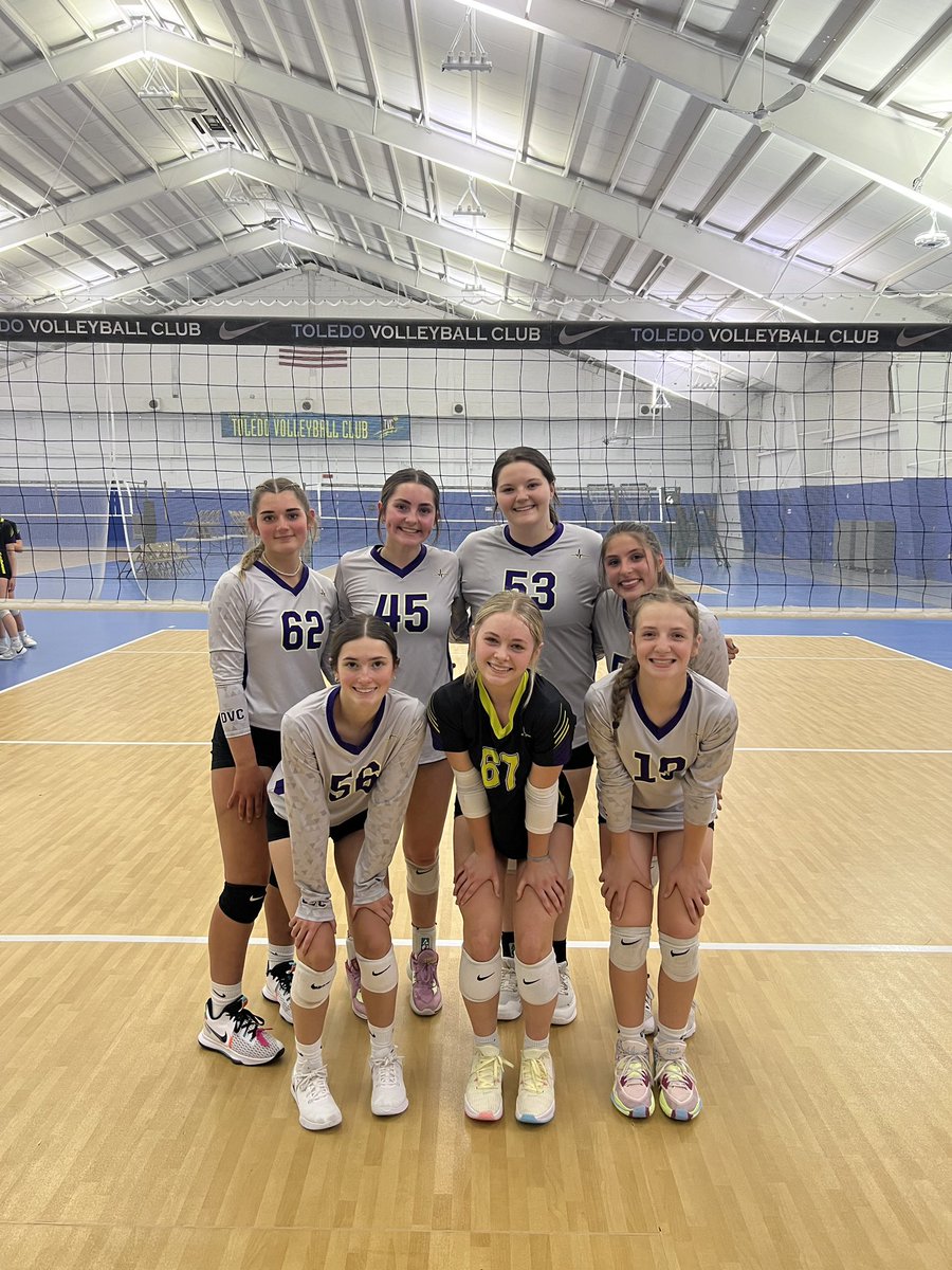 DVC_Defiance's tweet image. 16 Gray won the silver bracket at LCRC yesterday! 💜🏐