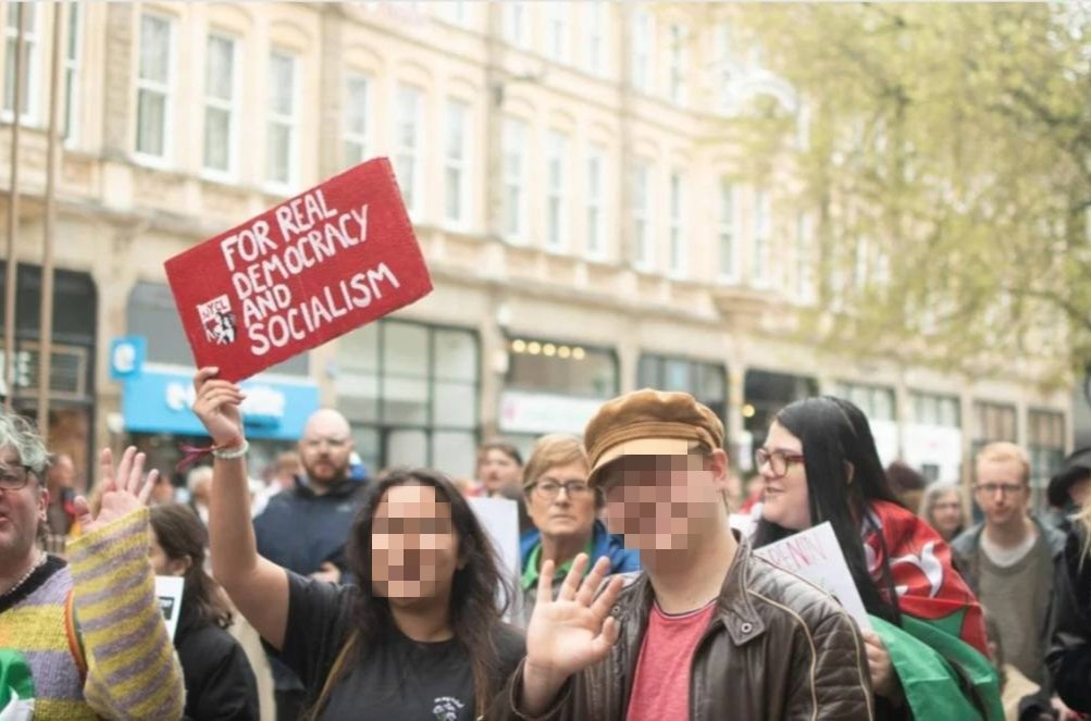 WalesYCL's tweet photo. Some Welsh members who were unable to make it to the fantastic @yclbritain May Day celebration in Manchester attended an anti-coronation rally. The turnout was great and the message was clear: Abolish the Monarchy! https://t.co/zCAzLzZZXL