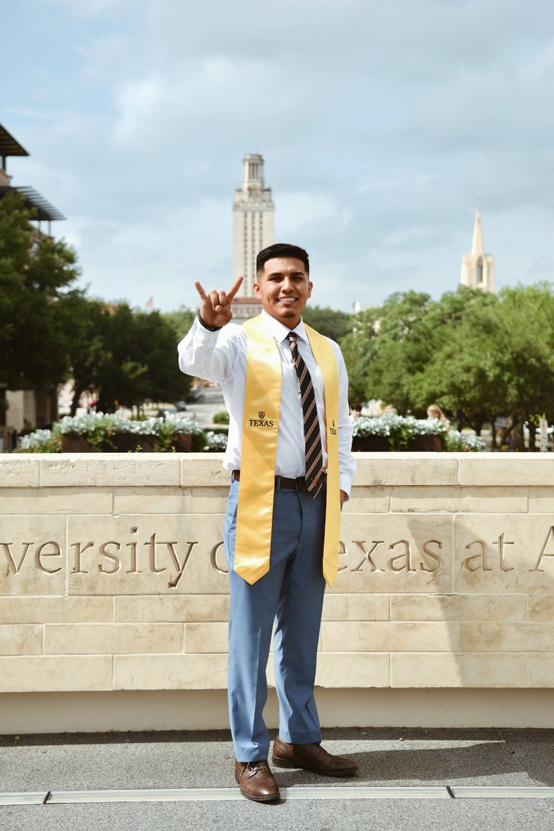 _anthony_0202's tweet photo. Graduating from UT had been a surreal experience! Thankful for my time here and excited for what’s to come!🤘🏽🧡 #hookem 
B.S.A: Neuroscience ✅ https://t.co/XAHUxmS0il