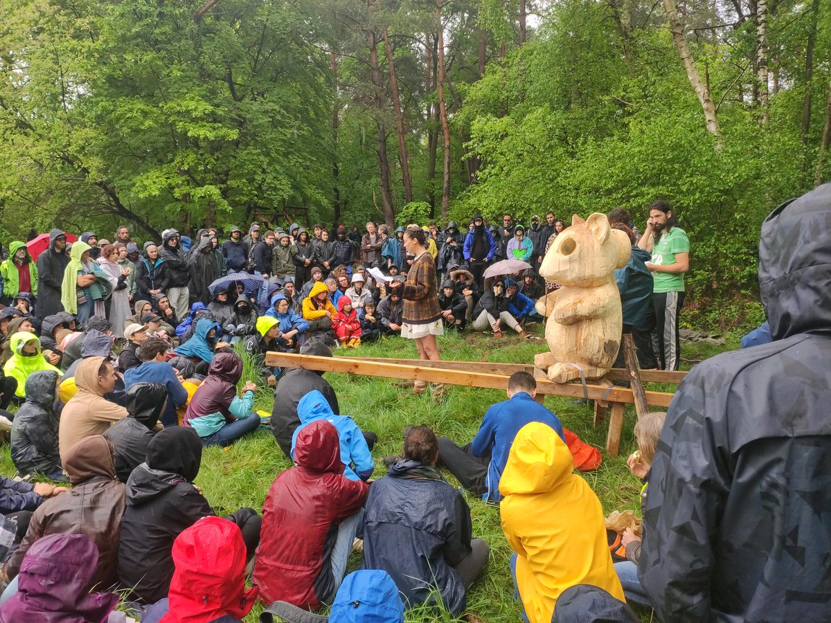 nonalaligne18's tweet photo. On était présent pour la mobilisation contre l' #A133A134 ce weekend ✊

Un entraînement pour la levée de la grange paysanne samedi prochain ? 

Toujours un plaisir d'écouter @audreyvernon3 👏

Et rendez-vous les 13 et 14 mai à #Zaclay ! https://t.co/OAtbrbhuNF