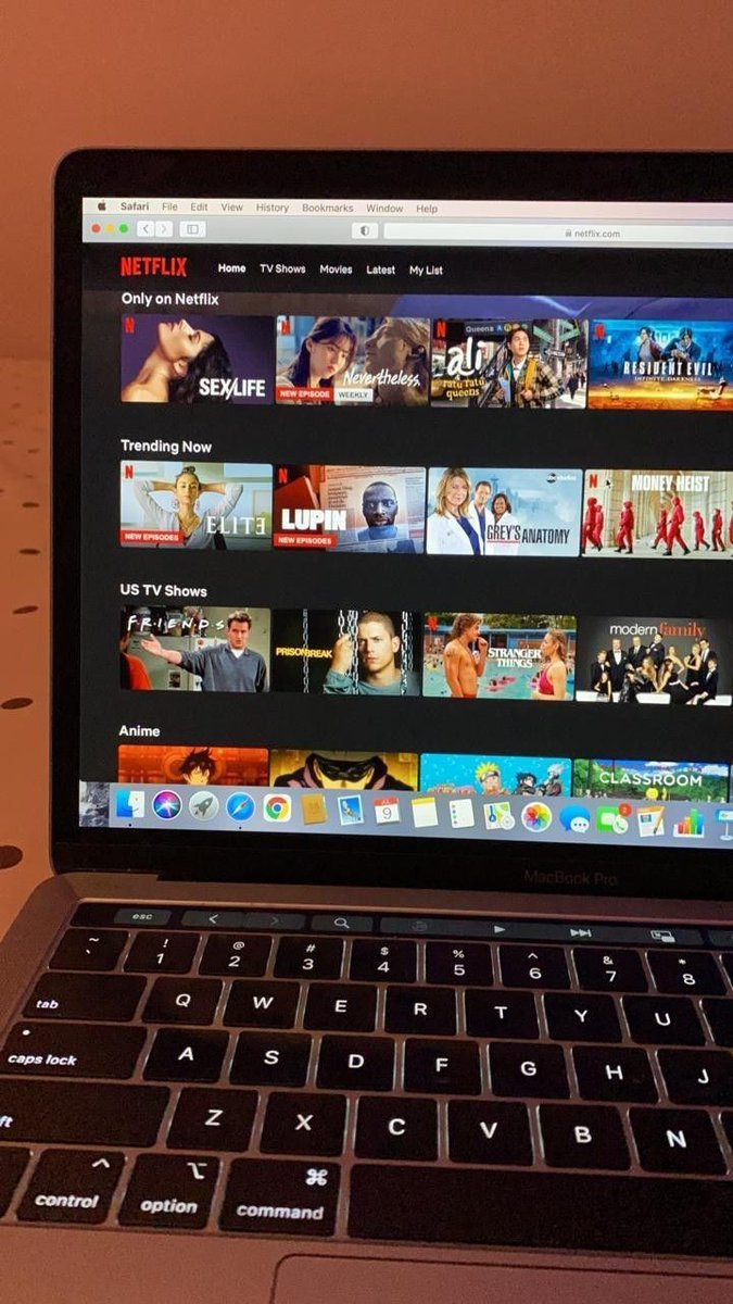 coekisss's tweet photo. 10 Rekomendasi Film Netflix Terbaik Buat Nonton bareng ayangg 

--A THREAD-- https://t.co/1JAedeAP3R