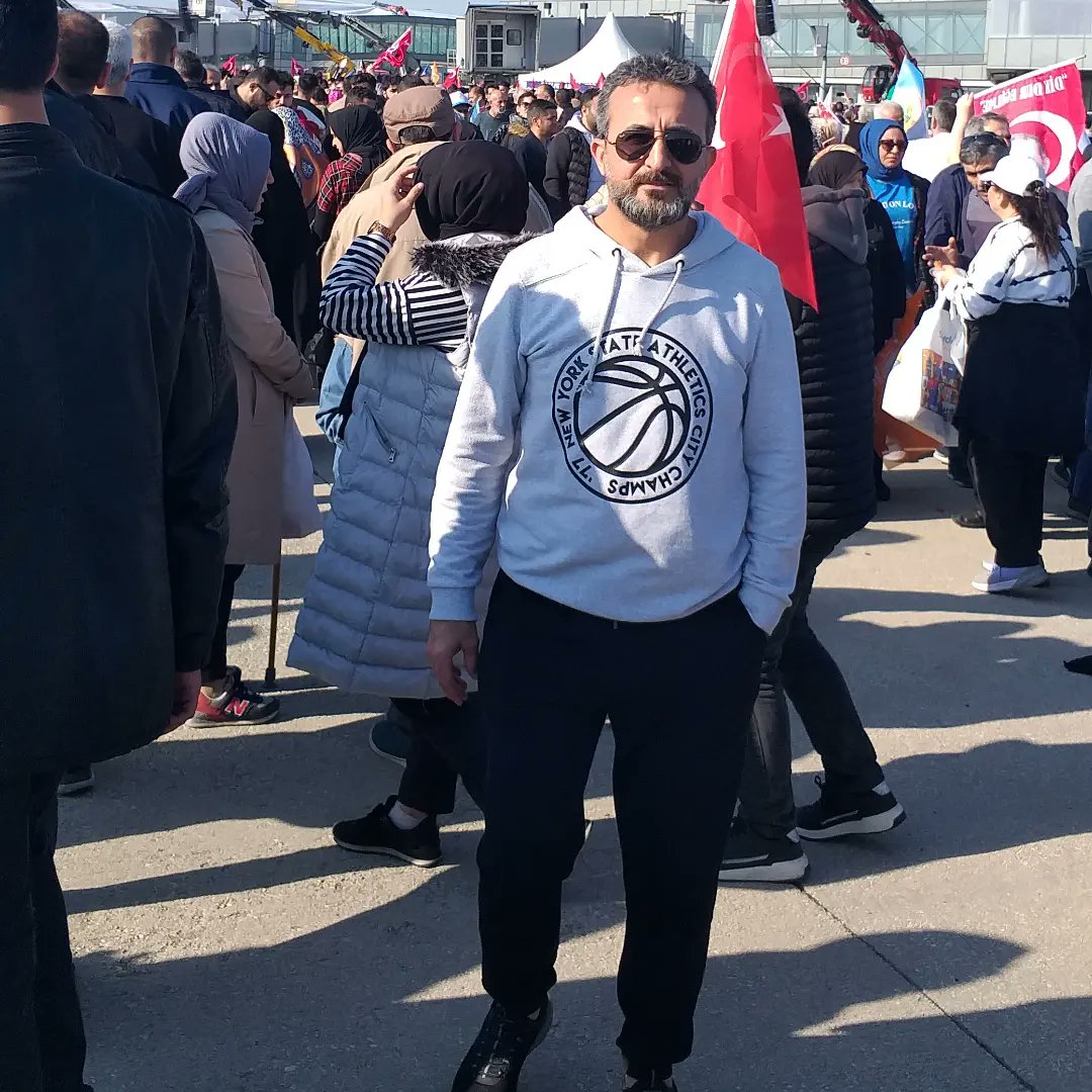 #teşekürleristanbul Yok böyle bişey bu nasıl  bir aşk Bi bukadar da giremeyen yollarda kalanlar vardı sen çok güzelsin İSTANBUL Sizler çok kıymetlisiniz milletim sen çok Değerlisin RESİM 💡🇹🇷