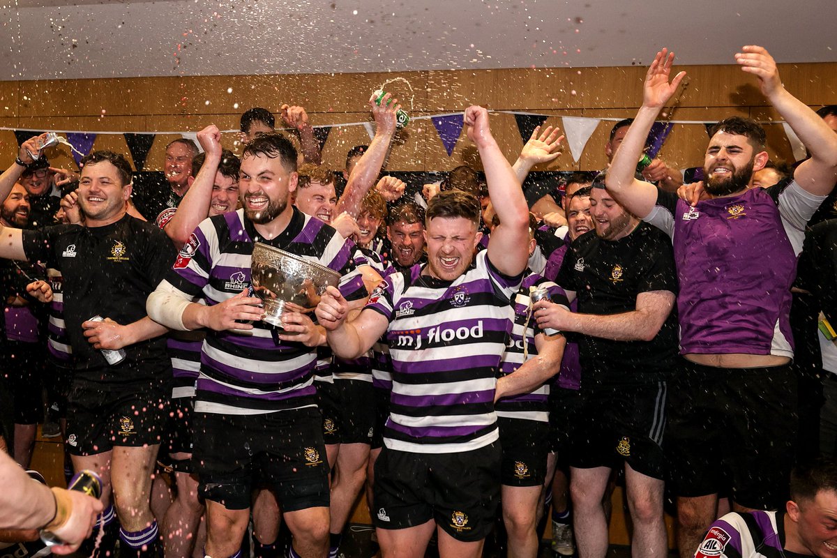 Scenes from the @AVIVAStadium as @terenurerugby are #EnergiaAIL 1A champions! 📸🟣 #CapturingHistory