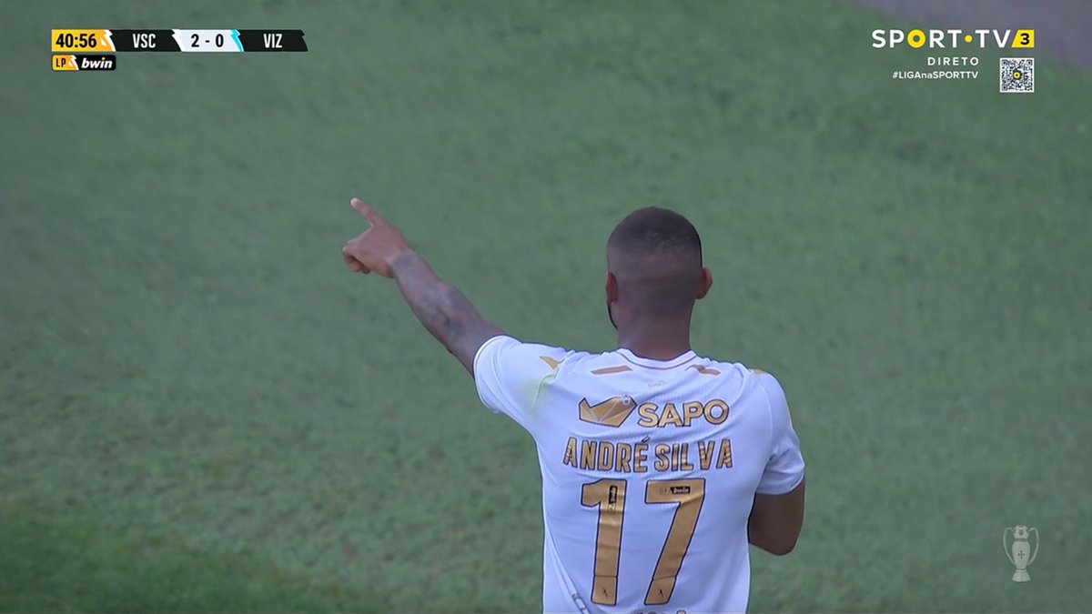 André Silva marcou e dedicou o golo ao adepto, apontando para a ambulância 🤍