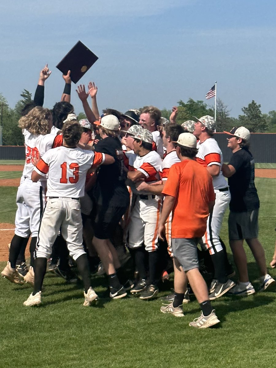 BaseballCushing's tweet photo. The Tigers are now 25-0, Regional Champions and punched their ticket to STATE! What a great team effort to never quit and battle to the end. @BrodyBerlowitz  with the 2 bombs in the final game to help get the Tigers the momentum they needed to get the job done! @Okladrillers https://t.co/W5FQuWGOIw