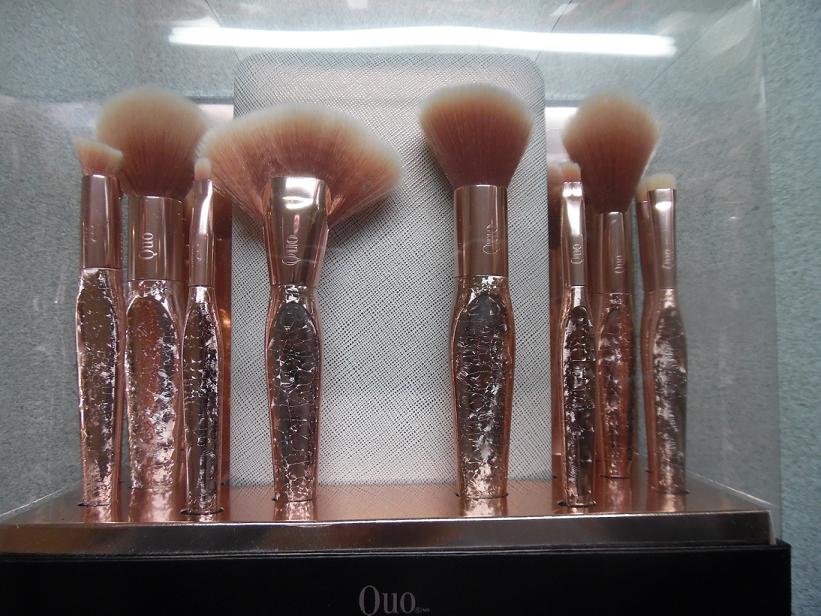 #QUO Luxe Rose Gold 12-Piece Brush Set With Clutch Available @ freeshippingbooth.ecrater.com/p/34283855

#LipContour #LipPencils #LipCare #nails #NailColour #NailLacquers #Manicure #brushesandaccessories #ComplexionBrushes #EyeBrushes #LipBrushes #Temptalia #BeautyBlog #MakeupReviews #Swatches