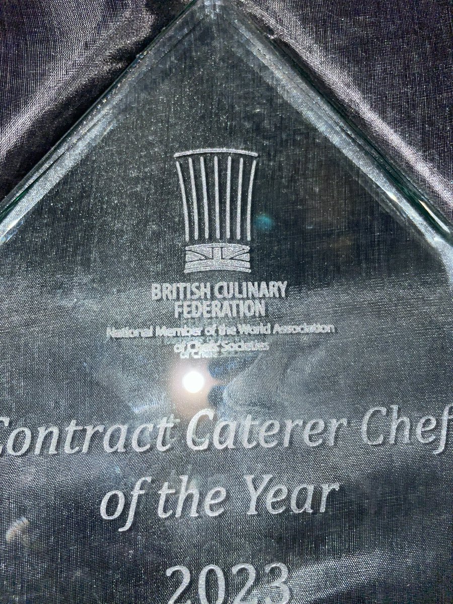 suniyah09's tweet image. I know he probably won’t post this himself as he is incredibly modest but I’m immensely proud of his dedication to everything he does in his career. This award is so well deserved so congratulations @ChefEdwards68 @SodexoGroup @SodexoUK_IRE @TimFurn