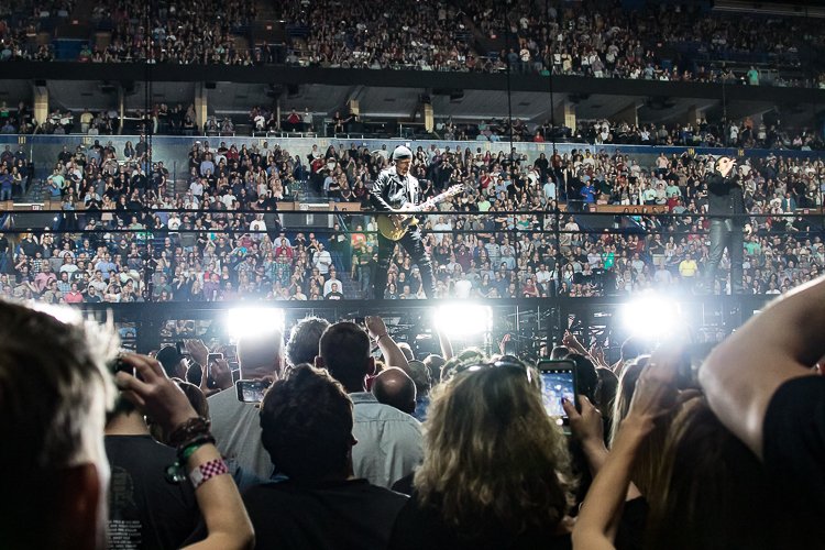U2ThreeChords's tweet photo. Edge at the Scottrade Center in St. Louis in May, 2018. #U2eiTour https://t.co/X8HFlSaVXa