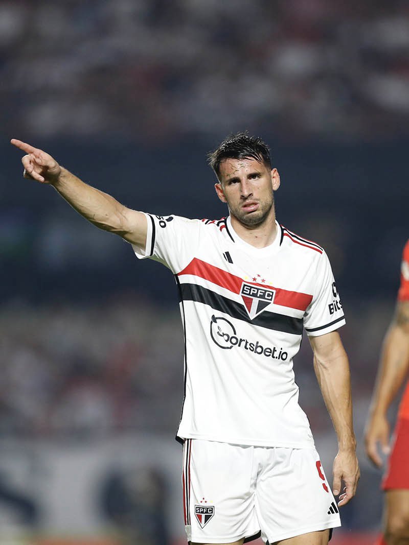 Calleri voltou e foi fundamental para a vitória! Duro de parar 💪🇦🇷 #VamosSãoPaulo 🇾🇪 📸 Paulo Pinto / saopaulofc