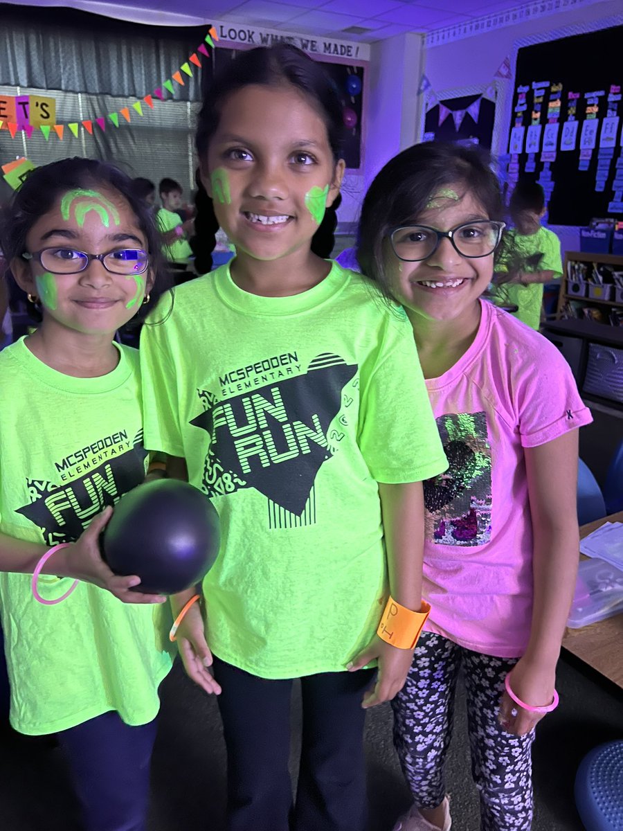 GLOW DAY! 💫 What a fun day for these kiddos! <a href="/McSpeddenES/">McSpeddenES</a>