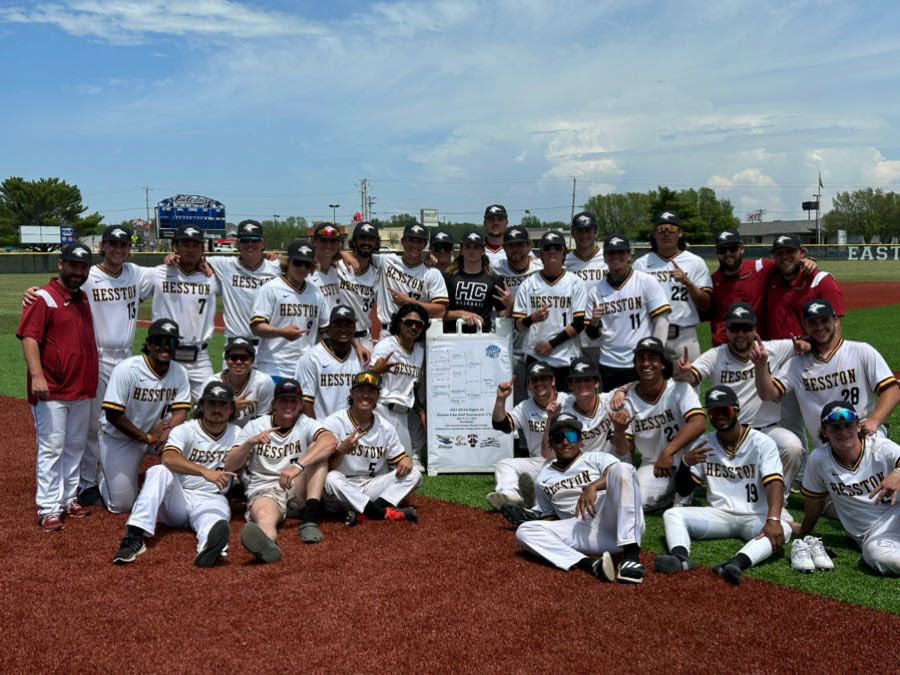 GoLarks's tweet photo. Baseball Regional Champions!
On to the District Tournament in Oklahoma!
#GoLarks https://t.co/lgUNfmhFc6
