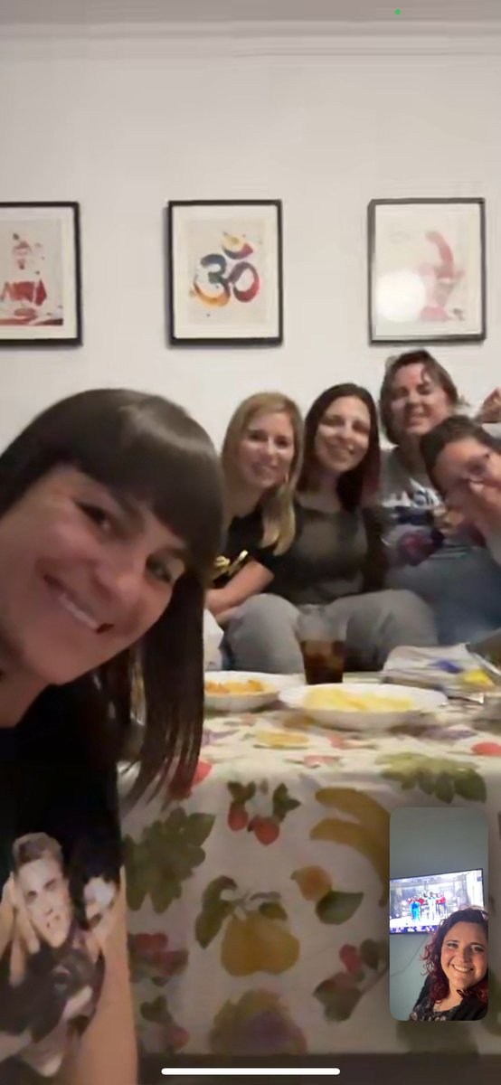 CarolinaThatter's tweet photo. From Spain to London, #CommandoSpain always by your side!! What a night!! @takethat @GaryBarlow @OfficialMarkO @HowardDonald https://t.co/HmiRO0bLmA