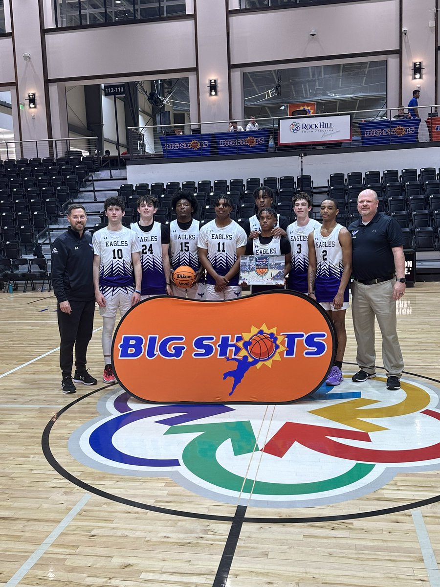 BIG SH🏀TS tweet media